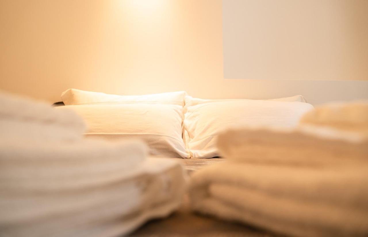 Piazza XX Settembre - Feel The Centre Apartment Леко Екстериор снимка